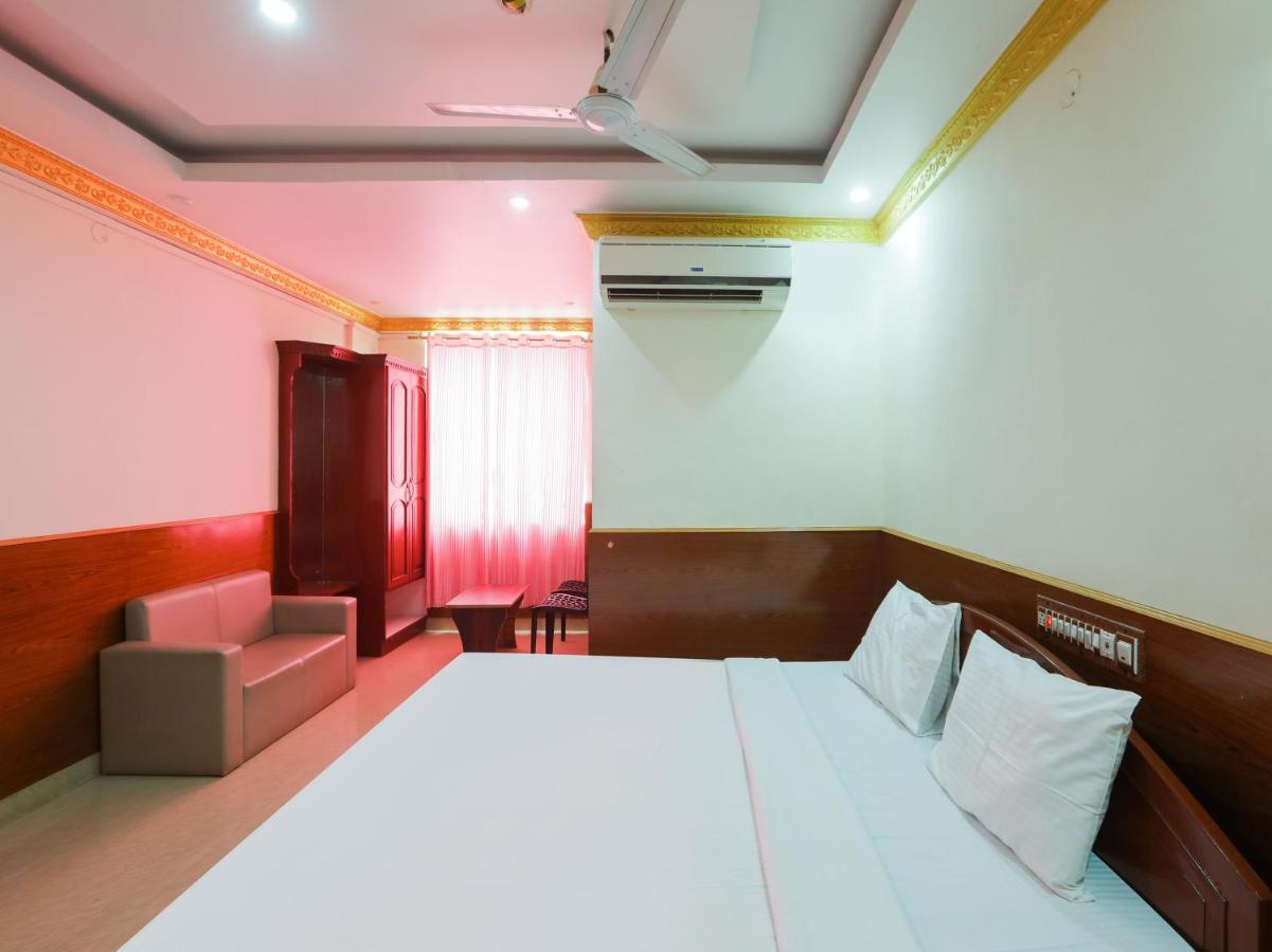 Capital O 84002 Hotel Top In Town President Kushalnagar Ngoại thất bức ảnh